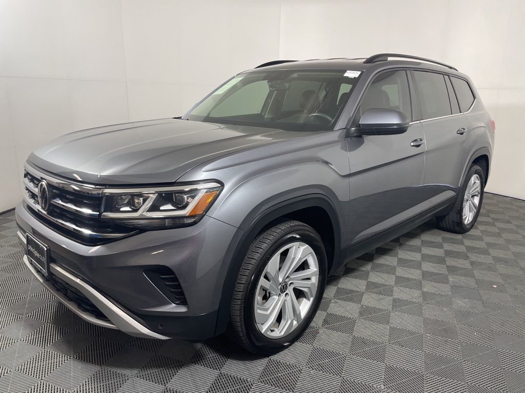 Used 2022 Volkswagen Atlas SE w/Tech with VIN 1V2WR2CA8NC522623 for sale in San Antonio, TX