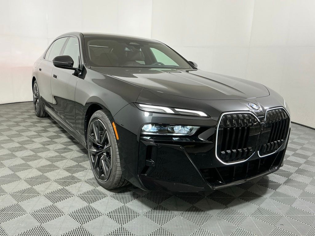 New 2026 BMW 750e xDrive Sedan