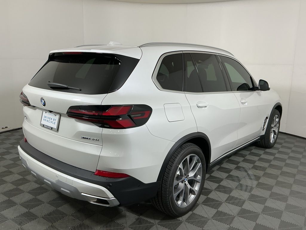 2026 Bmw X5 xDrive40i photo 2