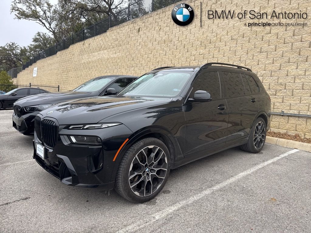 2024 BMW X7 40i's photo