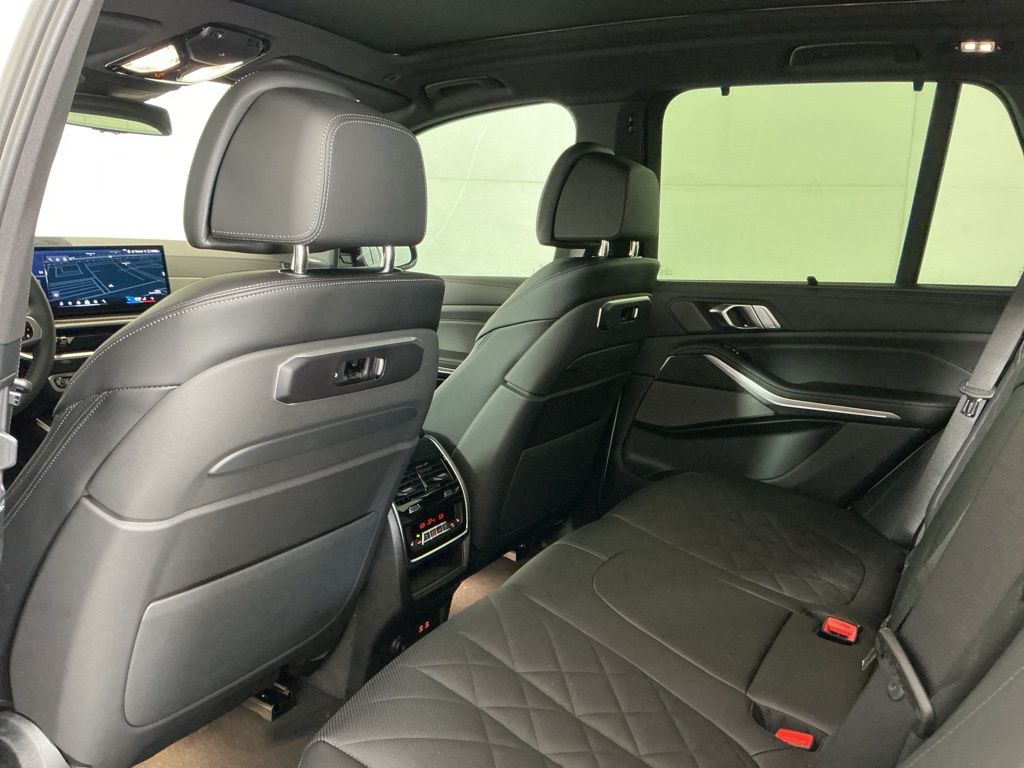 2026 BMW X5 M60i - Photo 25