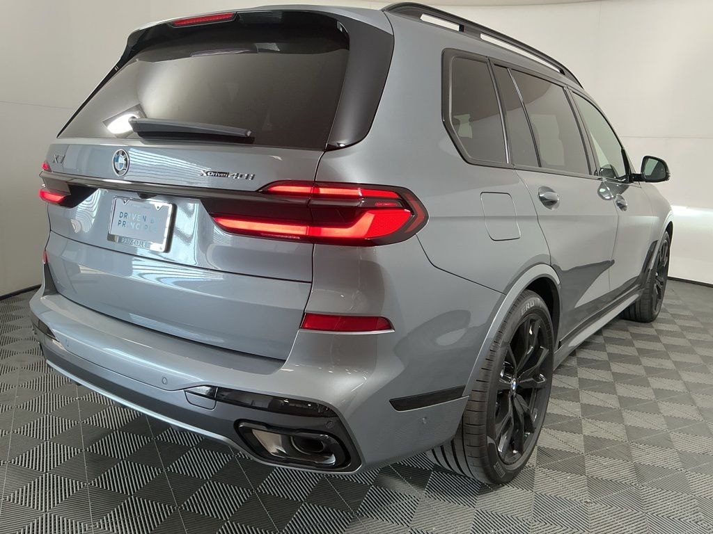 New 2026 BMW X7 xDrive40i SUV