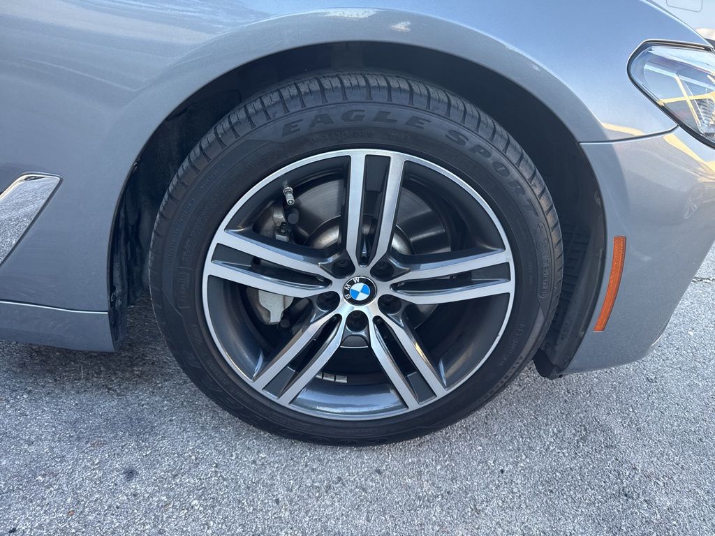 2023 Bmw 530i 5-Series photo 3