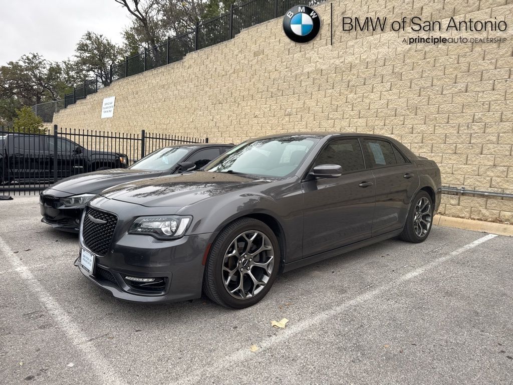 2017 Chrysler 300 S's photo