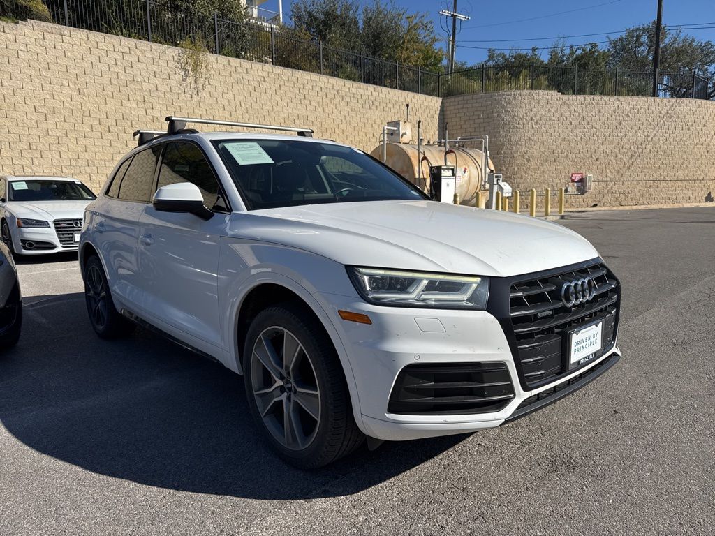 2020 Audi Q5 45 Premium Plus photo 2