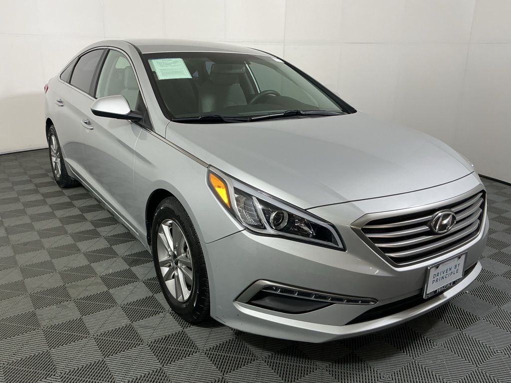 2015 Hyundai Sonata SE photo 3