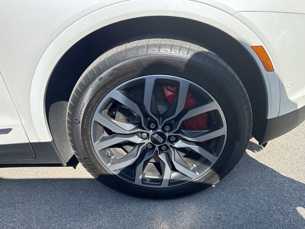 Used 2025 CADILLAC XT5 Sport SUV