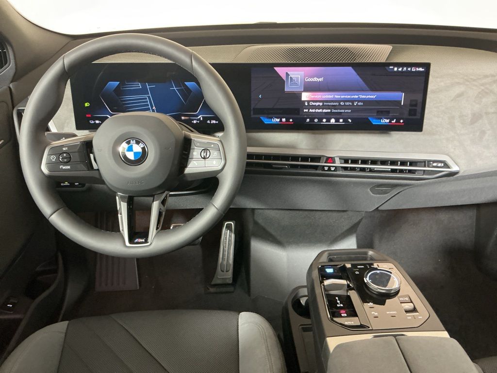 2026 BMW iX 45 - Photo 16