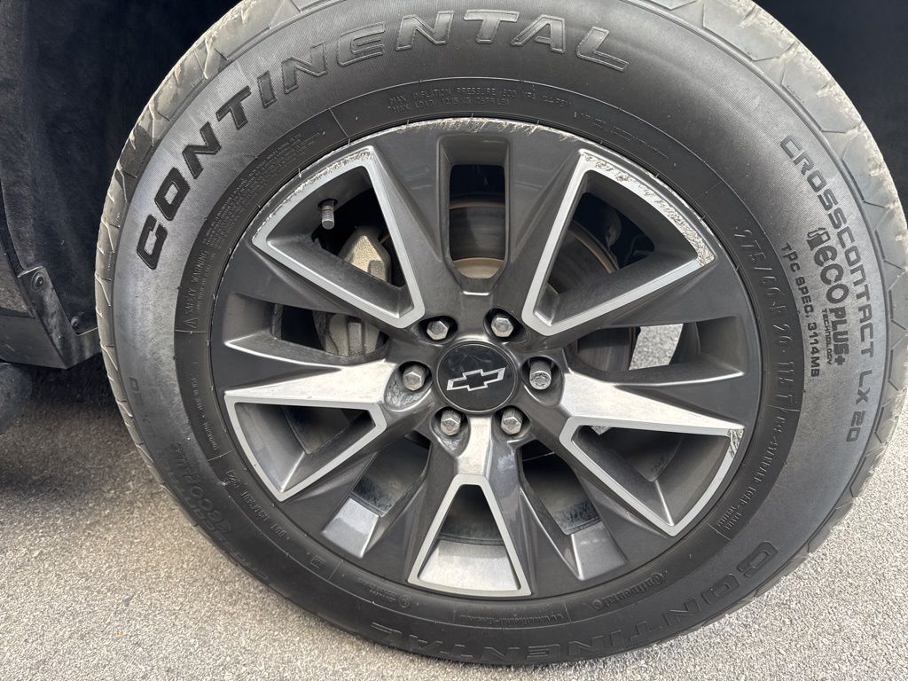 2021 Chevrolet Tahoe Z71 photo 2