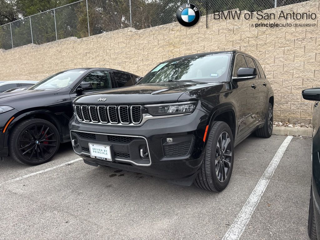 2022 Jeep Grand Cherokee Overland's photo