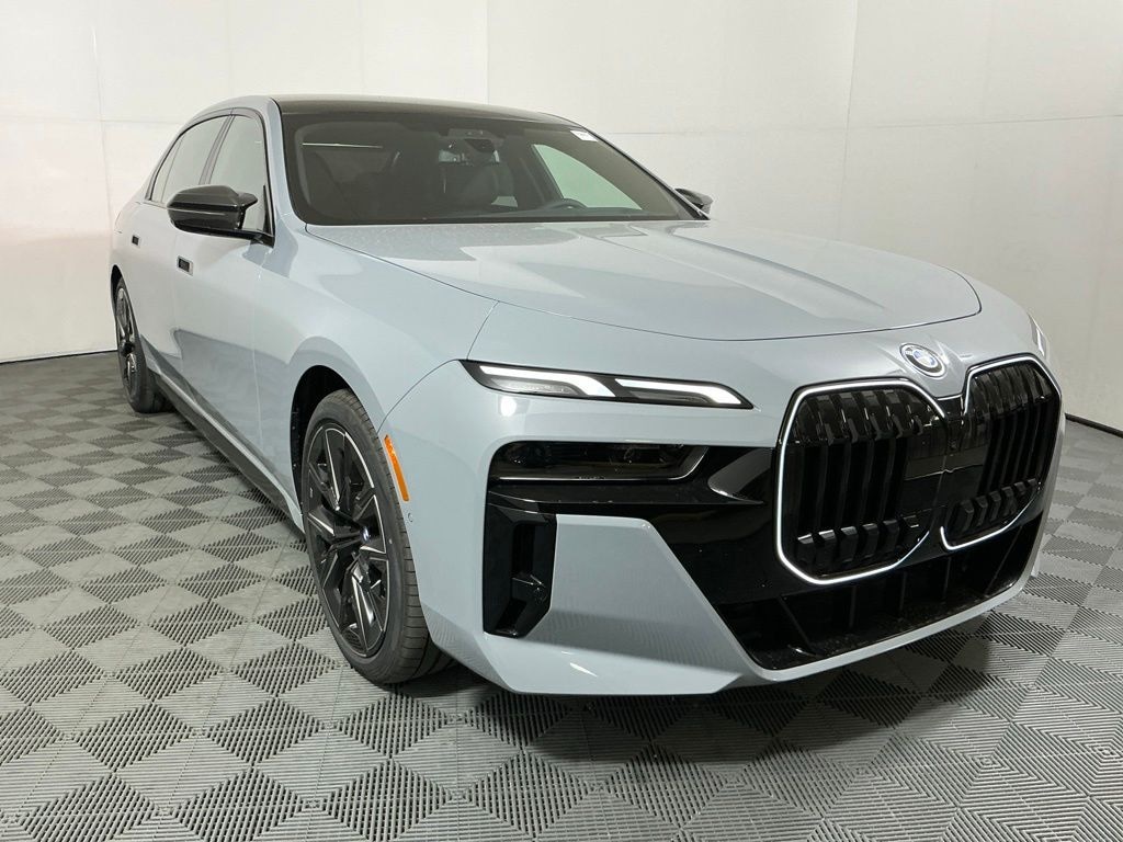 New 2026 BMW 750e xDrive Sedan
