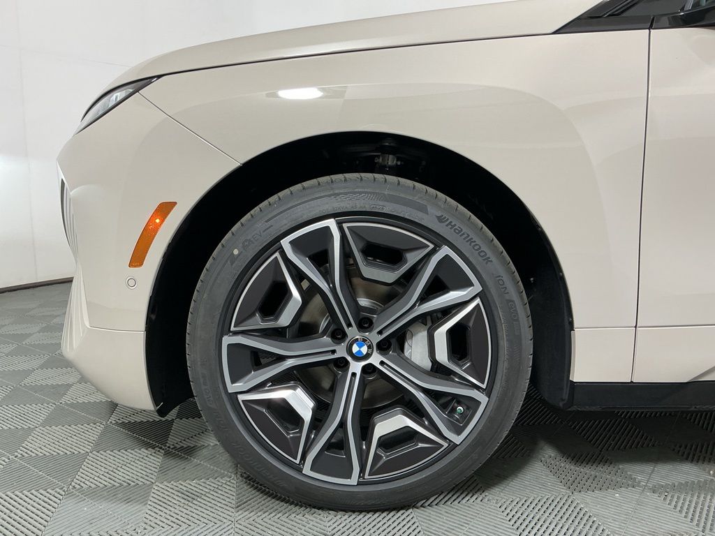 2026 BMW iX 45 - Photo 7
