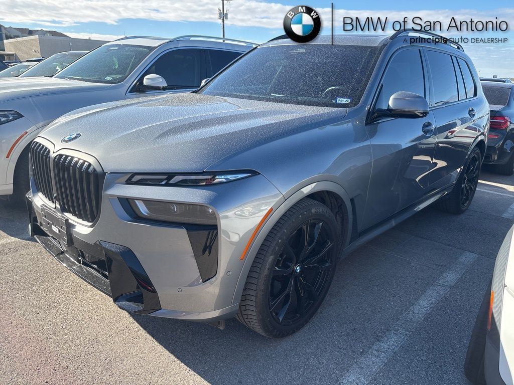 2024 BMW X7 40i's photo
