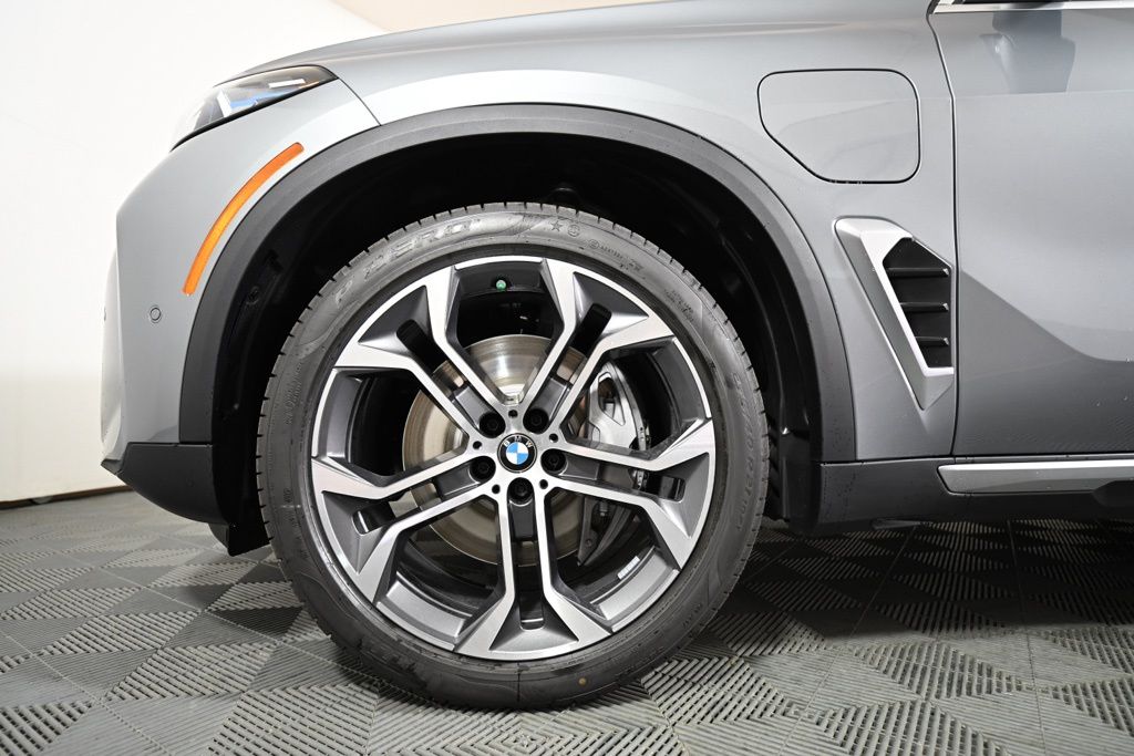 2026 BMW X5 50e - Photo 9