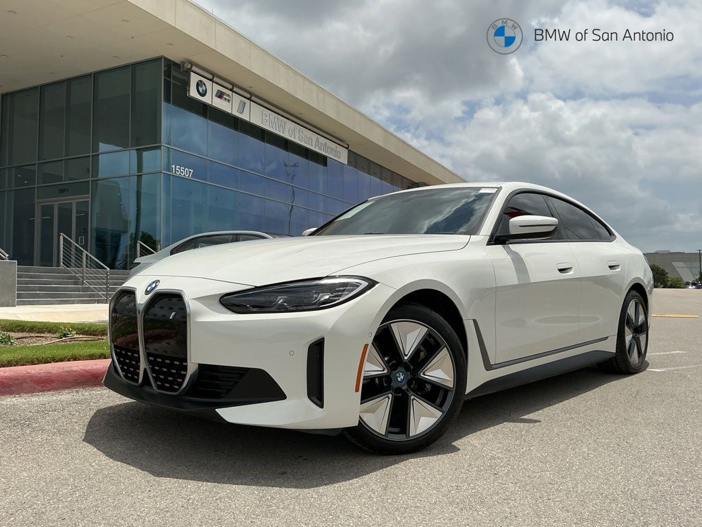 2023 BMW i4 eDrive35's photo