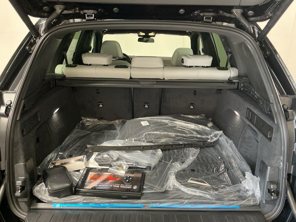 2026 BMW X5 50e - Photo 11