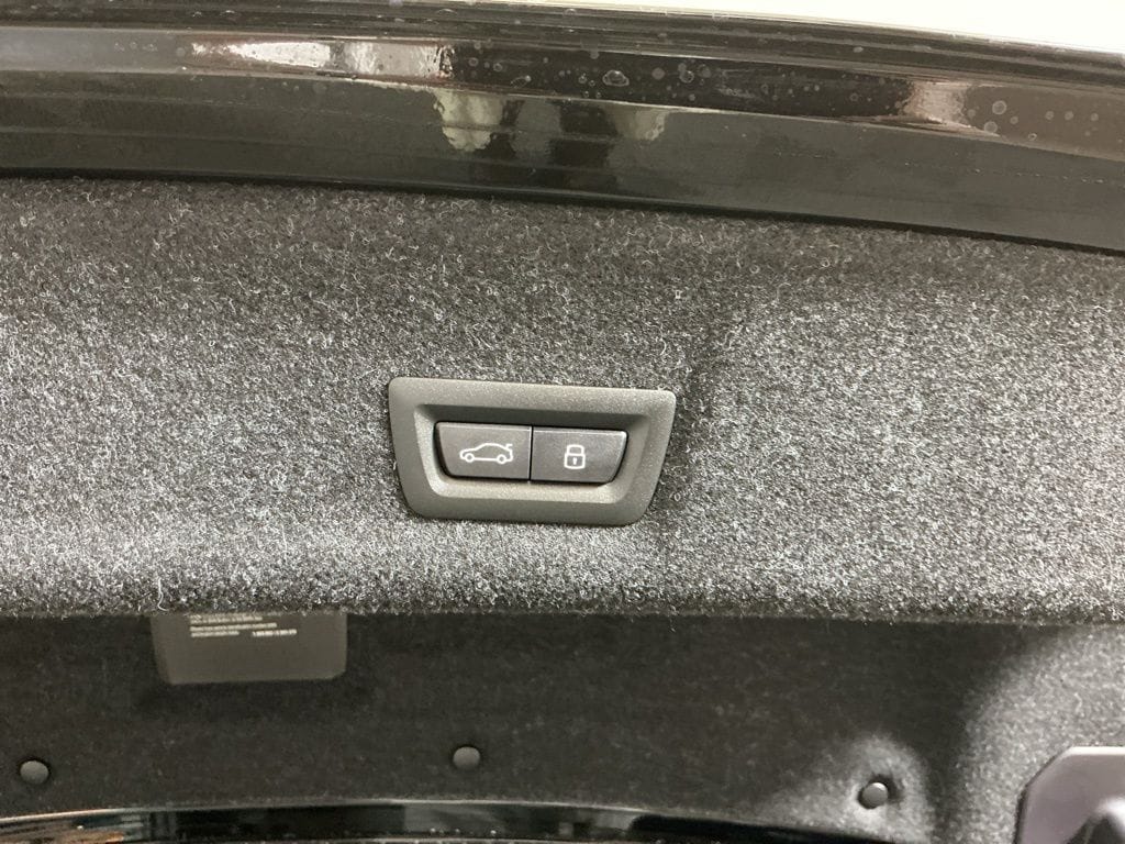 2026 BMW 3 Series 330i - Photo 31