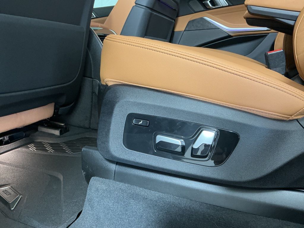 2026 BMW X7 40i - Photo 25