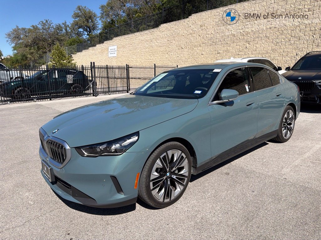 2024 BMW 5 Series 530i