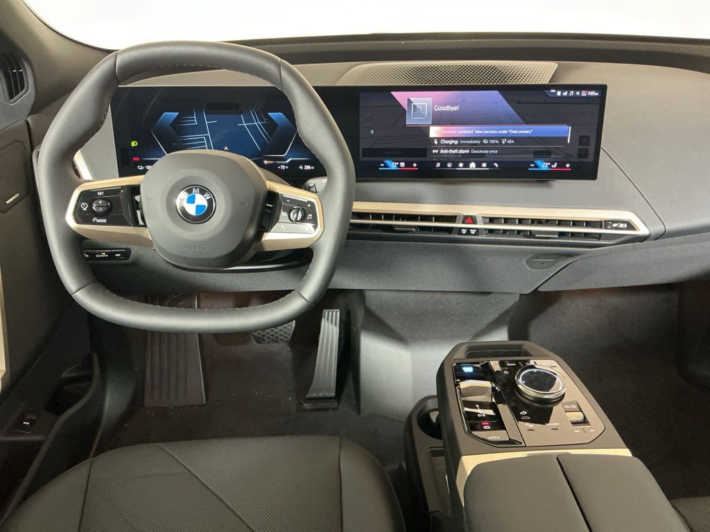 2026 BMW iX 45 - Photo 16