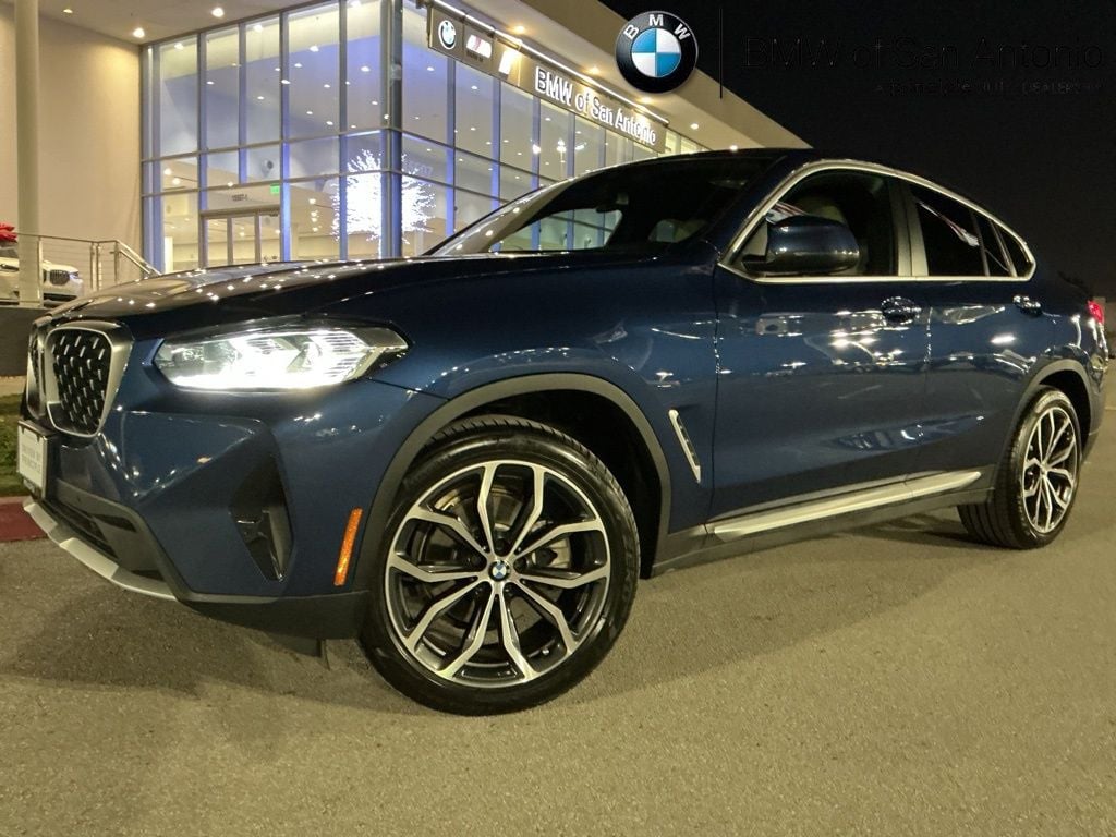 2023 BMW X4 30i's photo