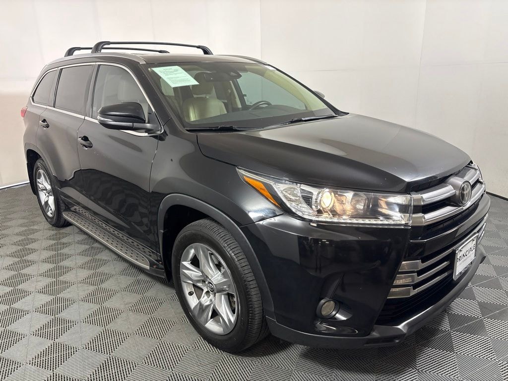 Used 2017 Toyota Highlander Limited V6 SUV