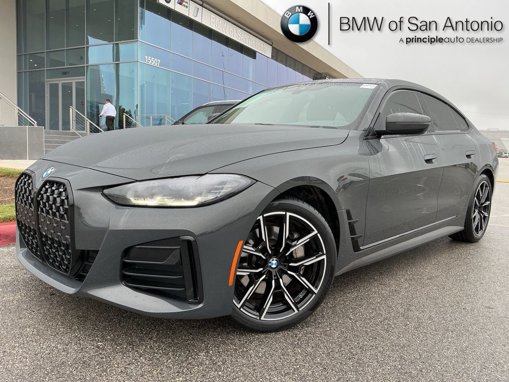 2022 BMW 4 Series 430i's photo
