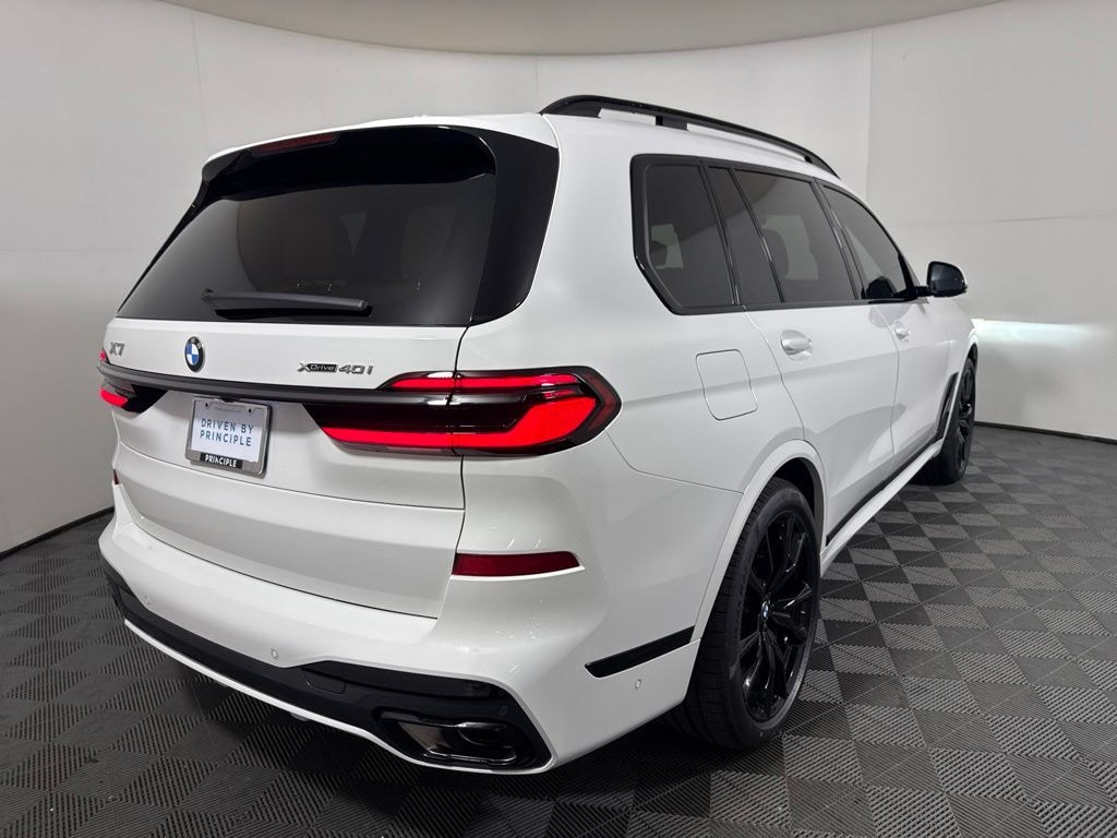 New 2027 BMW X7 xDrive40i SUV
