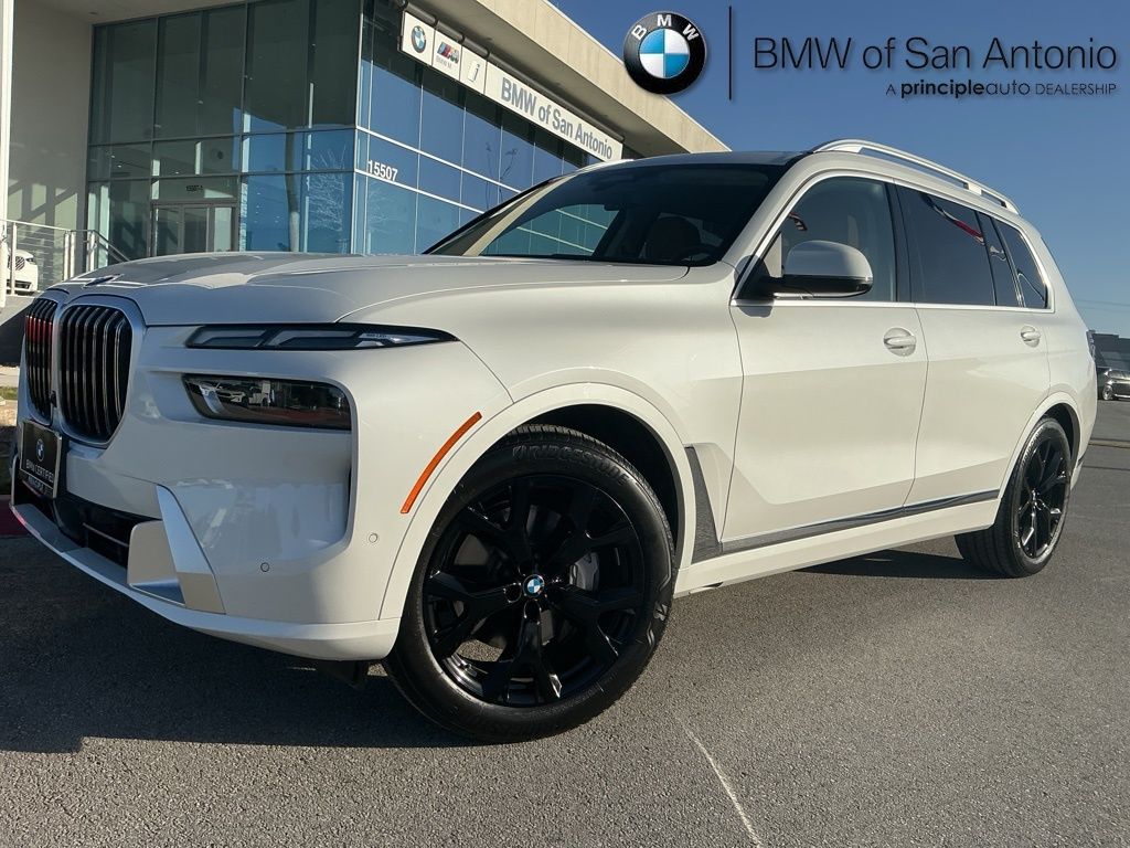 2024 BMW X7 40i's photo