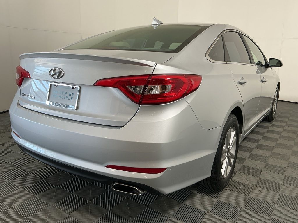 2015 Hyundai Sonata SE photo 4