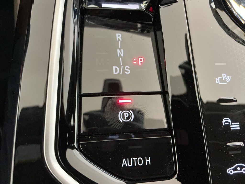 2025 BMW 7 Series 760i - Photo 13