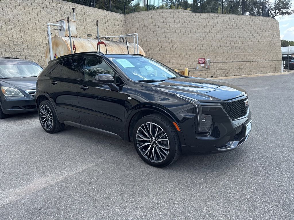 2024 Cadillac XT4 Sport photo 2