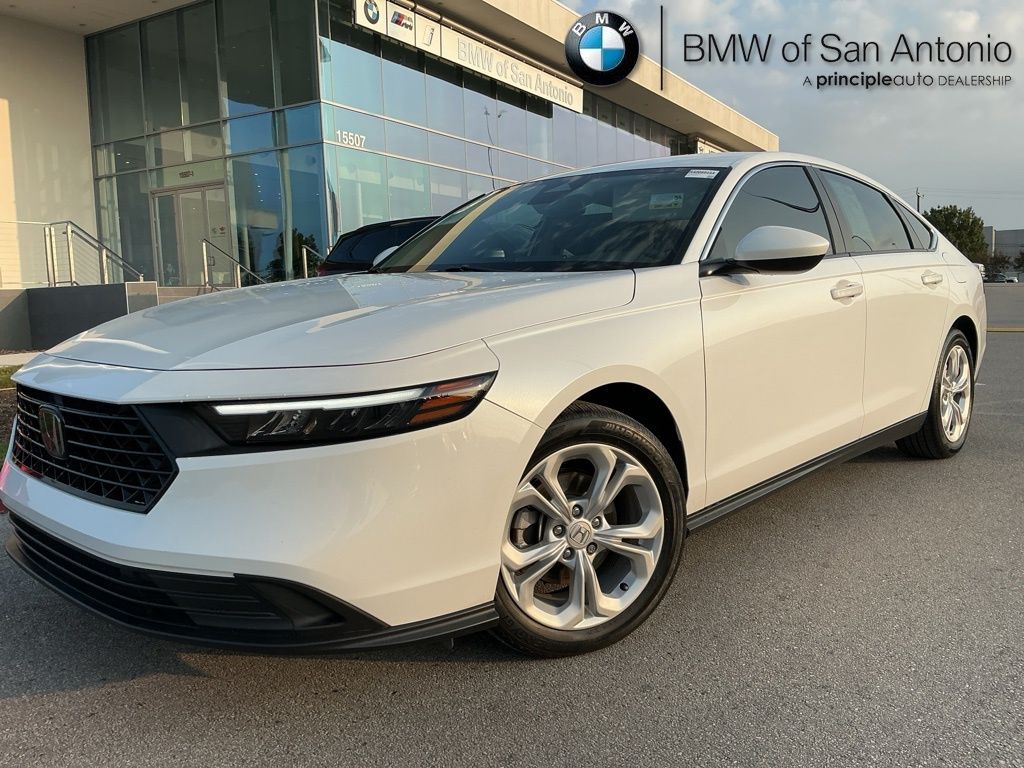 2024 Honda Accord LX's photo