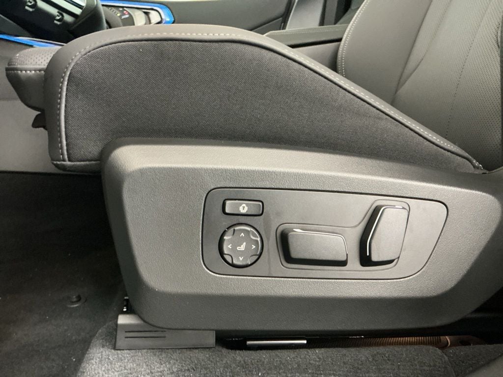 2026 BMW X3 30 - Photo 24