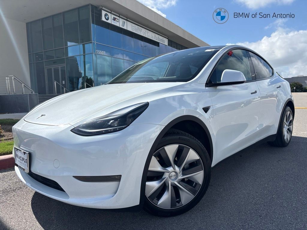 2023 Tesla Model Y Long Range Dual Motor All-Wheel Drive's photo