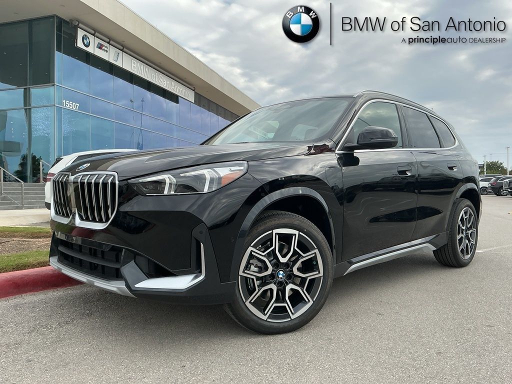 2026 BMW X1 28i's photo