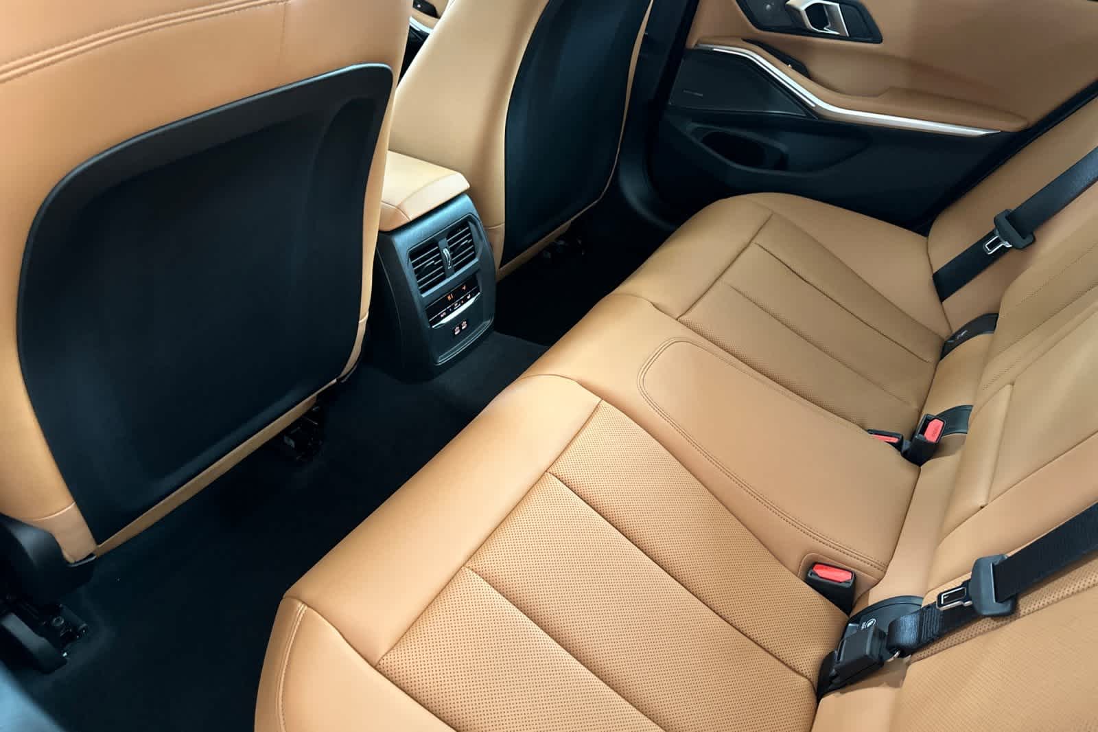 Thumbnail: 2026 BMW 3 Series - 4