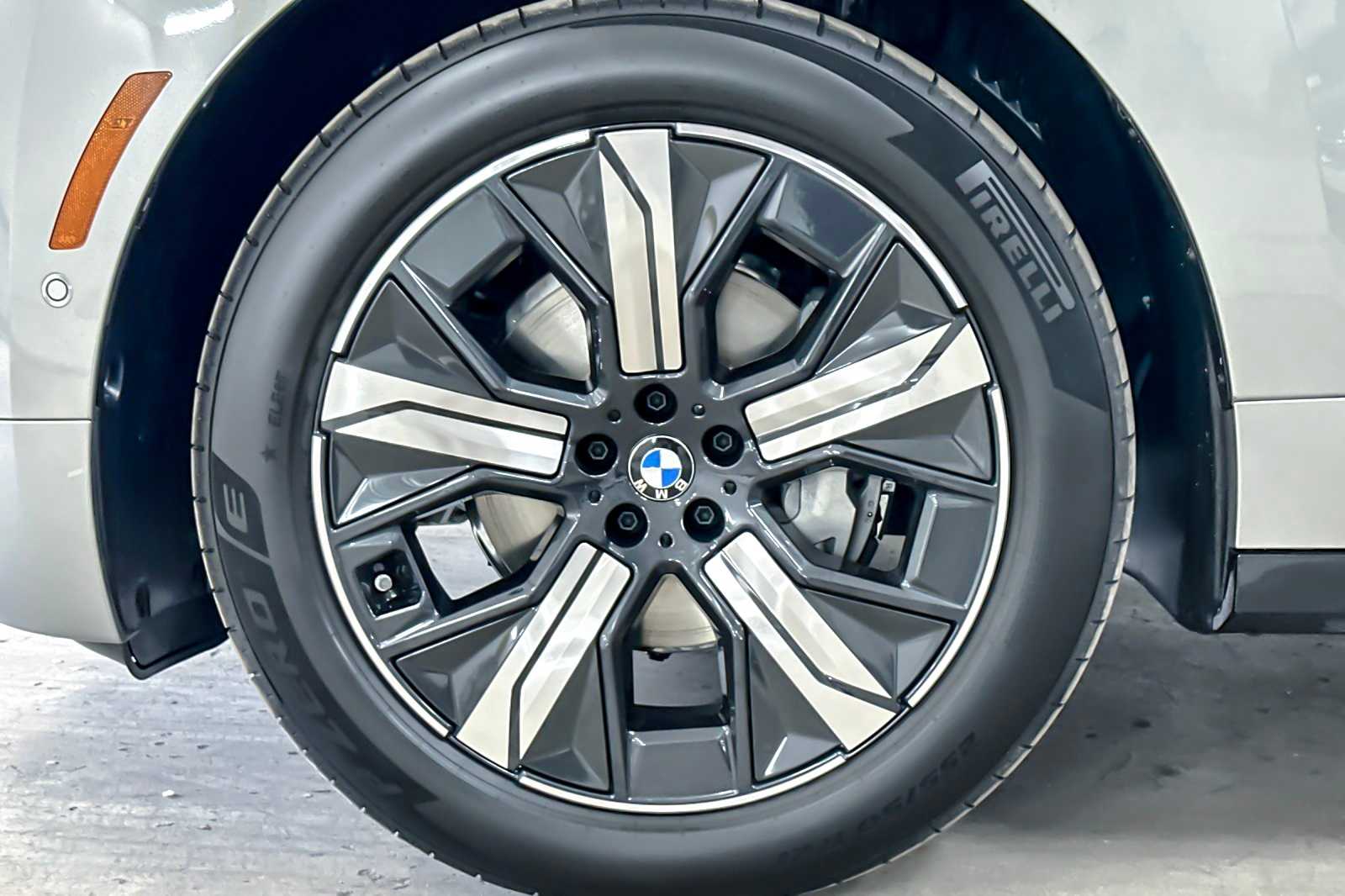 Thumbnail: 2026 BMW iX - 25