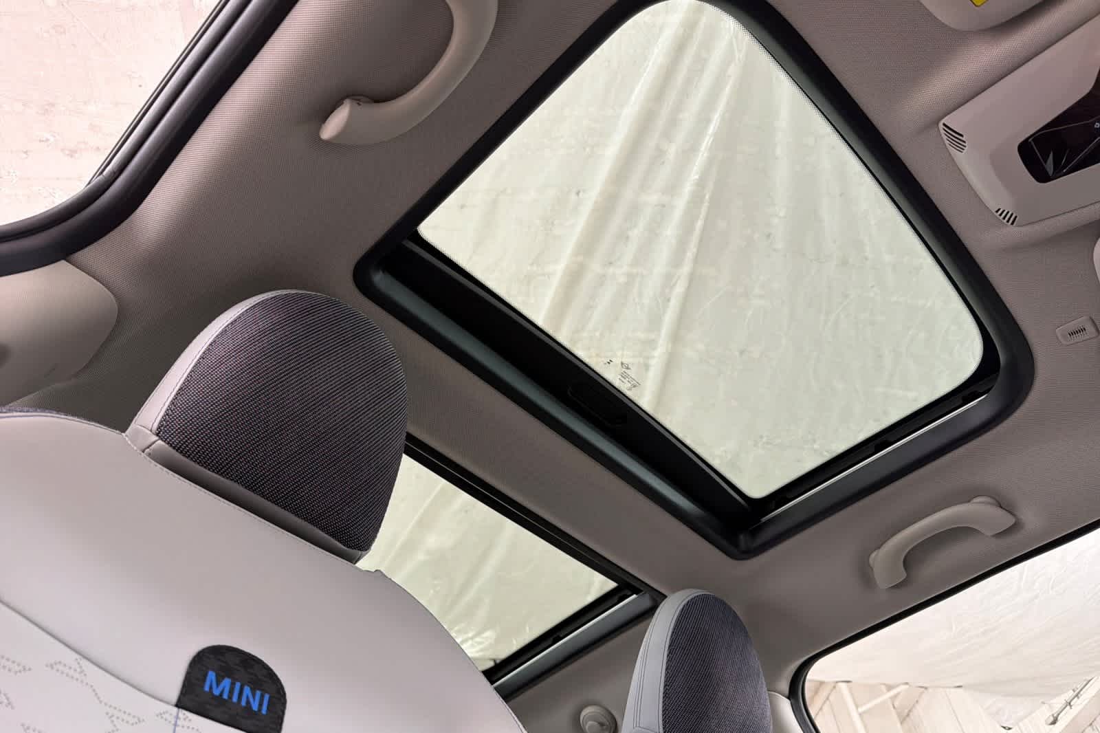 Thumbnail: 2025 MINI Cooper Hardtop - 17