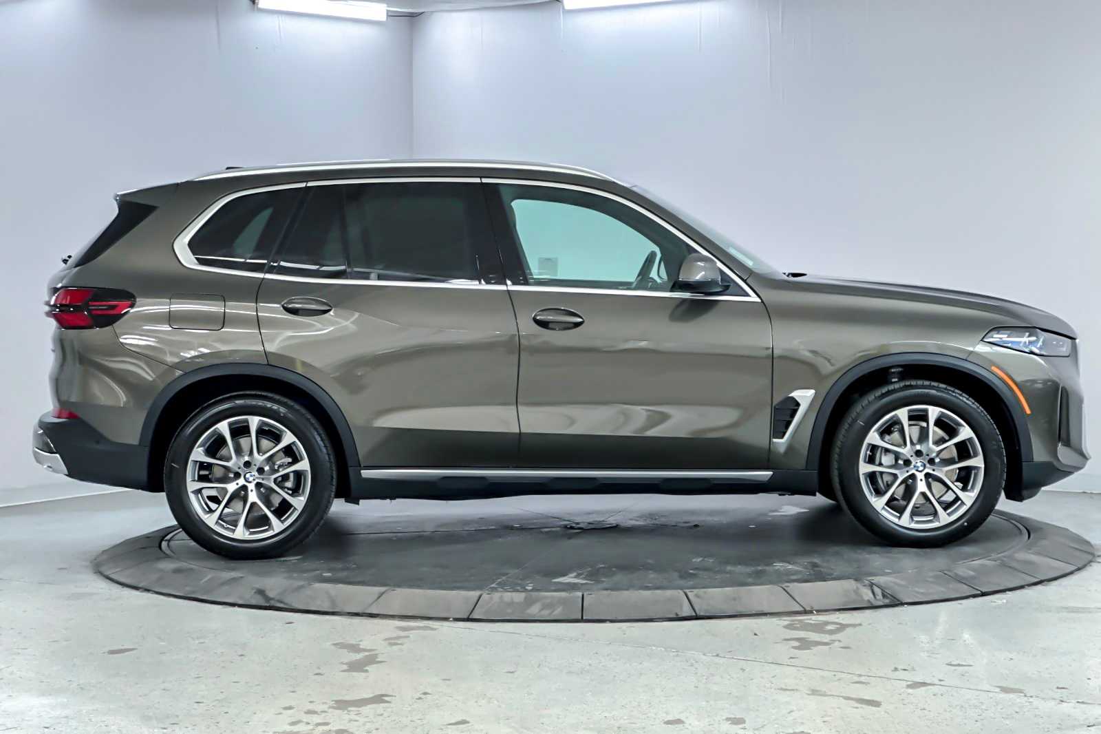 Thumbnail: 2026 BMW X5 - 8