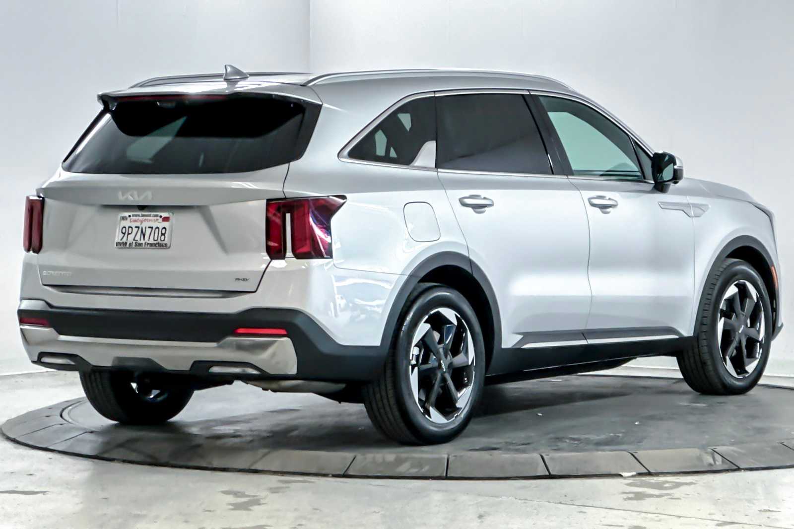 Thumbnail: 2025 Kia Sorento - 2