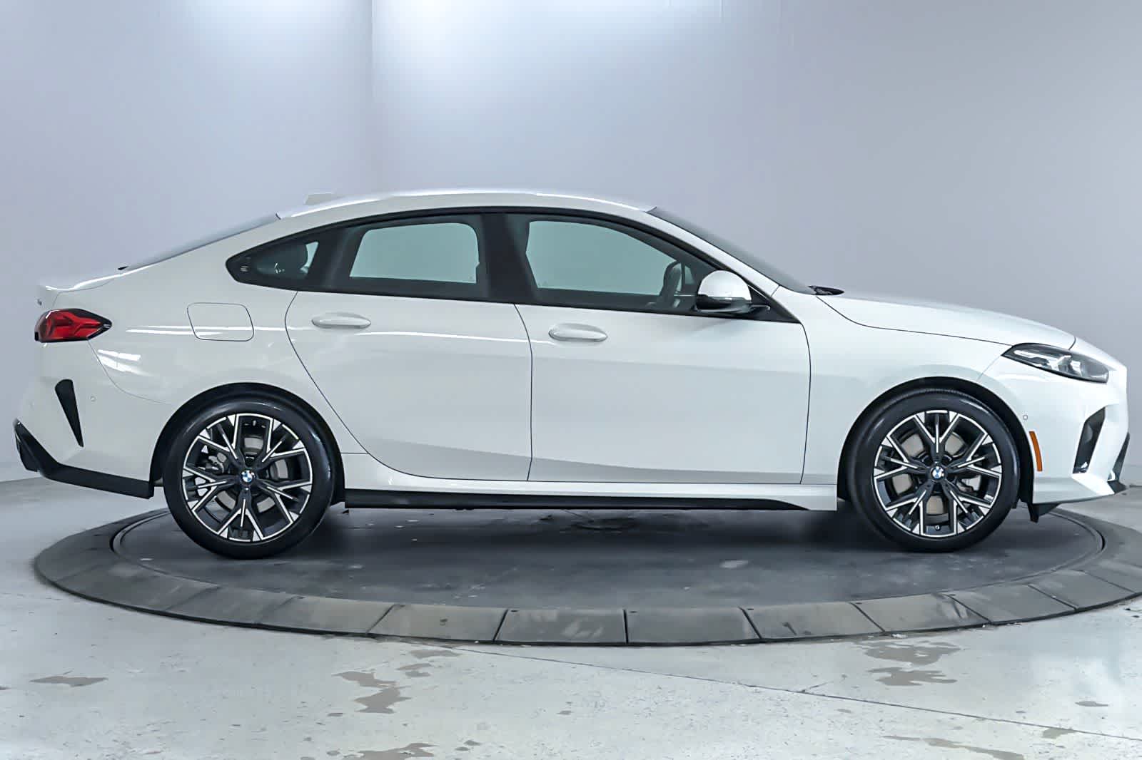 Thumbnail: 2026 BMW 2 Series - 8