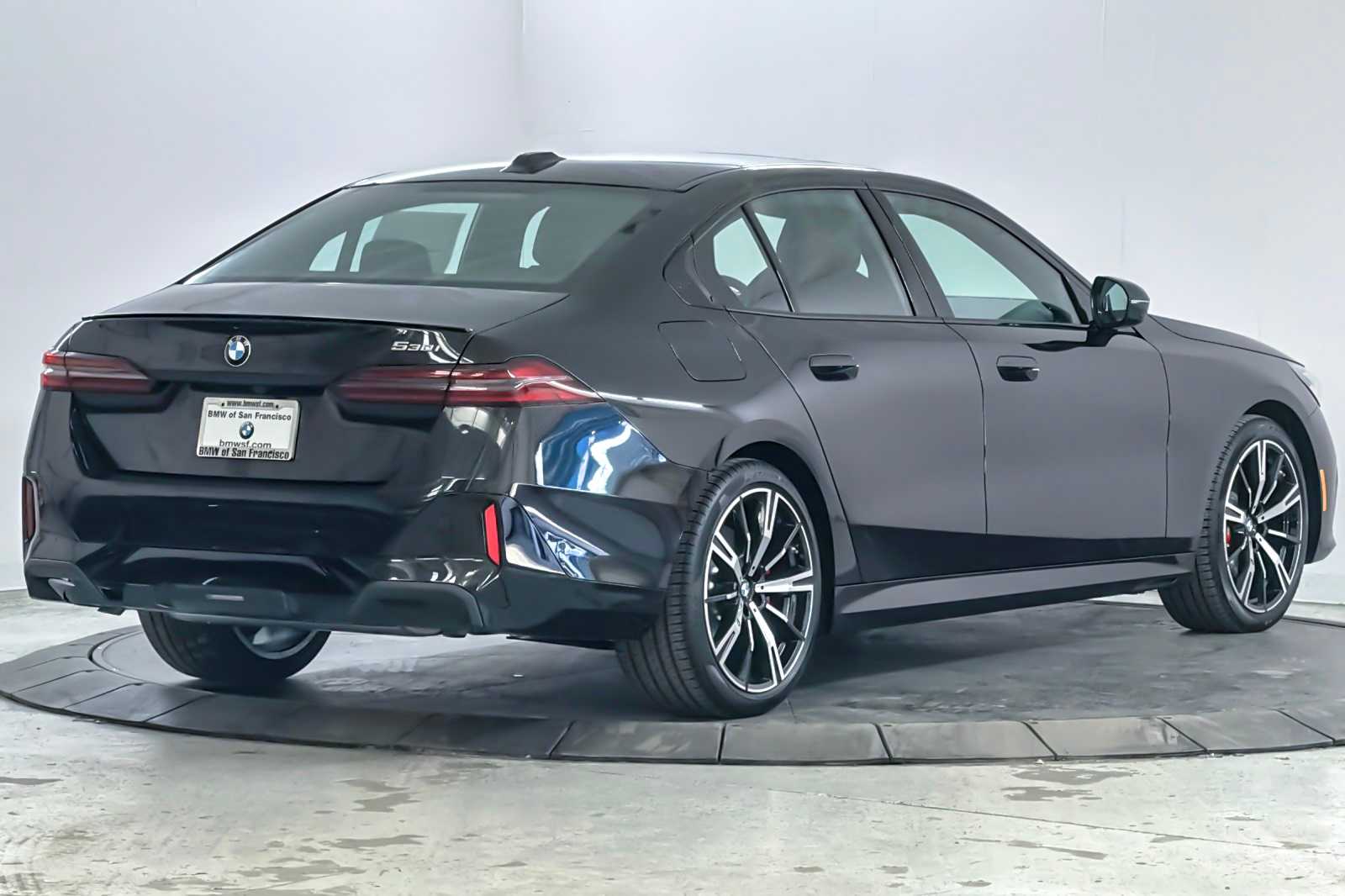 Thumbnail: 2026 BMW 5 Series - 2