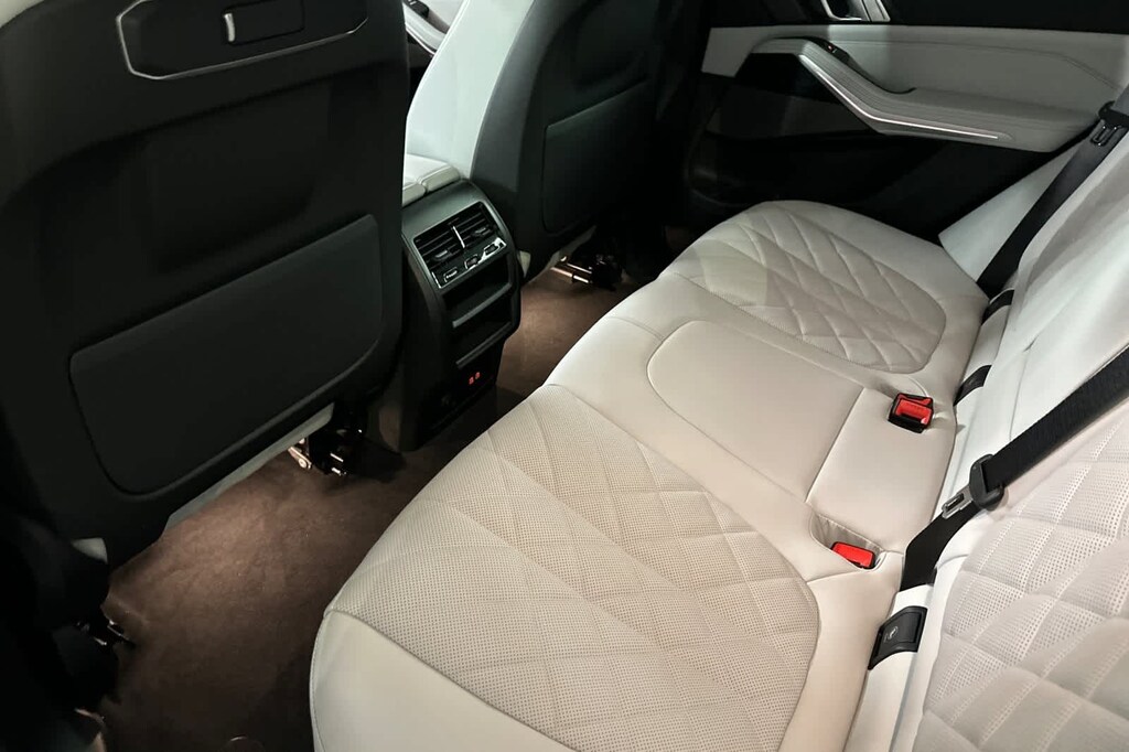 New 2026 BMW X5 xDrive40i SUV