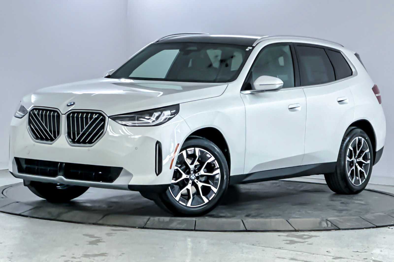 Thumbnail: 2026 BMW X3 - 1