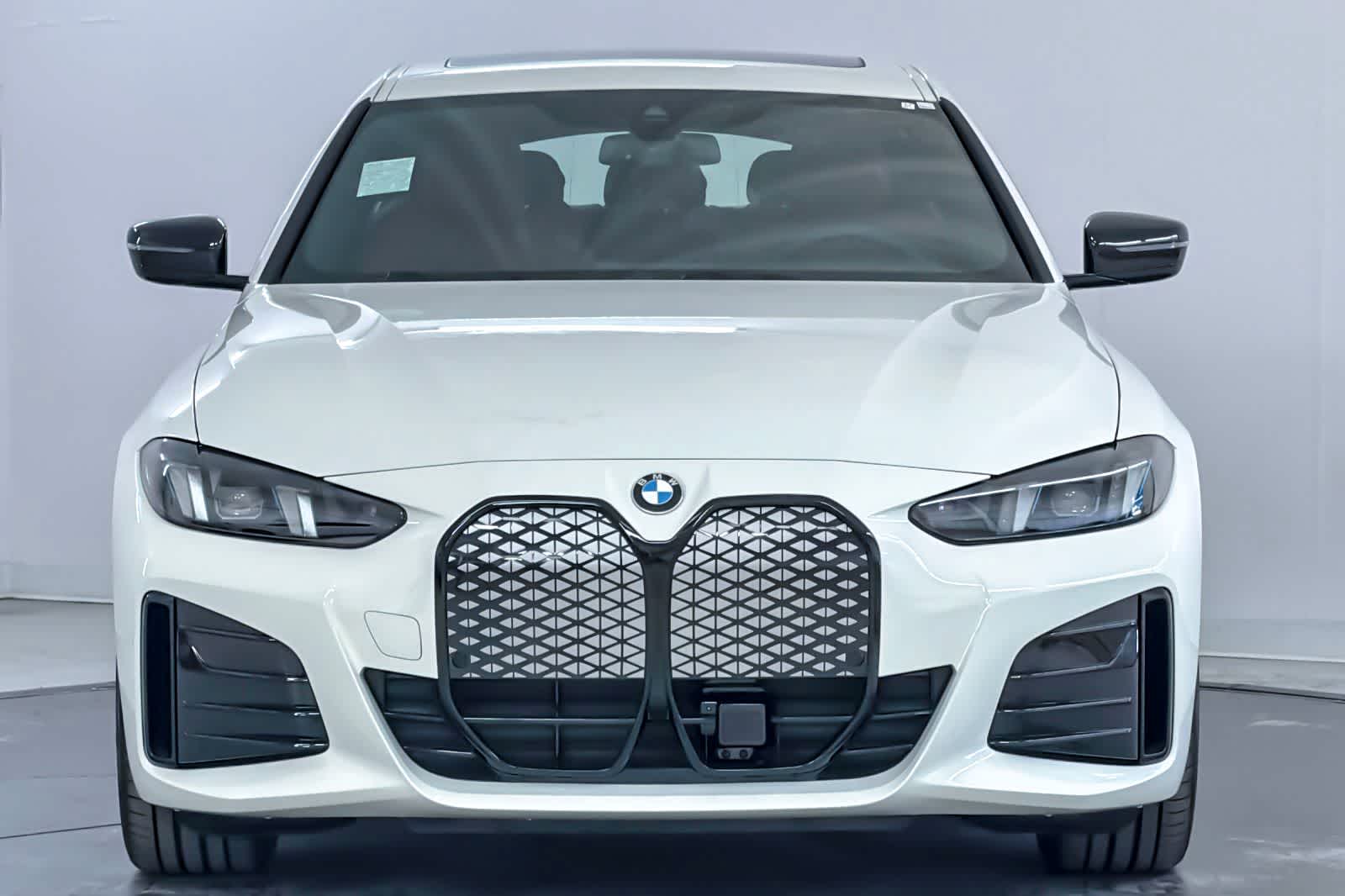 Thumbnail: 2026 BMW i4 - 10