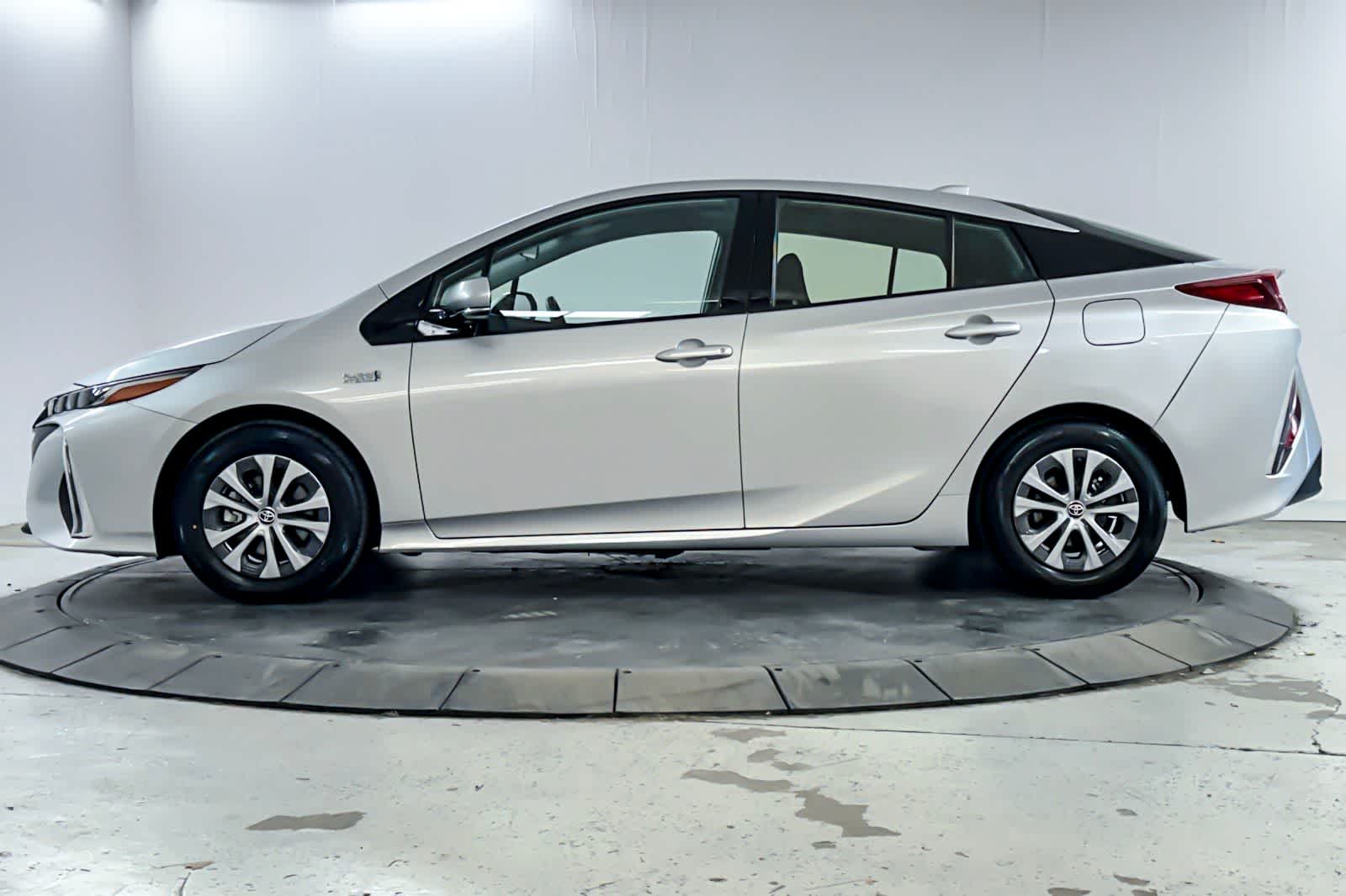 Thumbnail: 2020 Toyota Prius Prime - 5