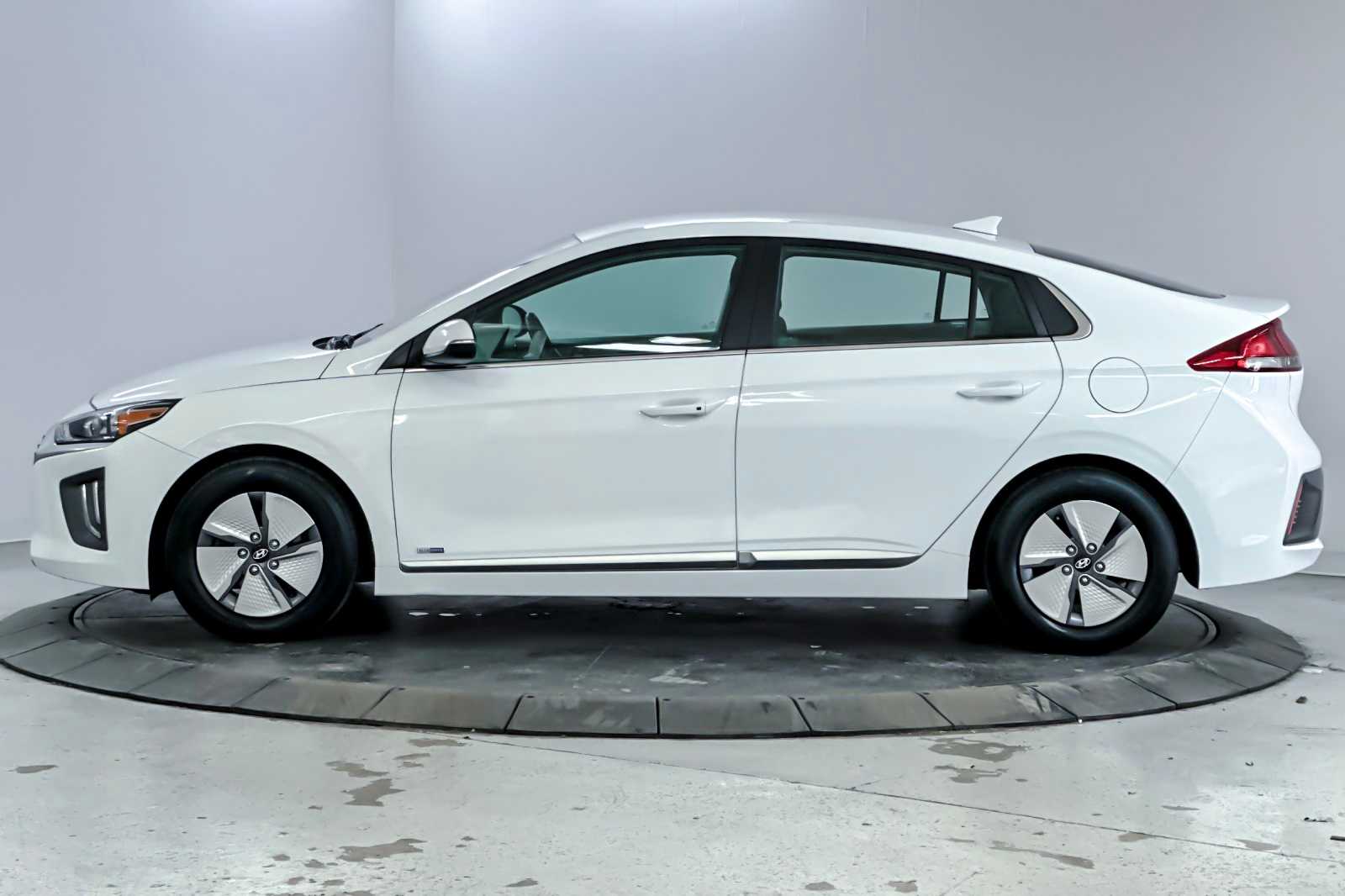 Thumbnail: 2020 Hyundai Ioniq - 5