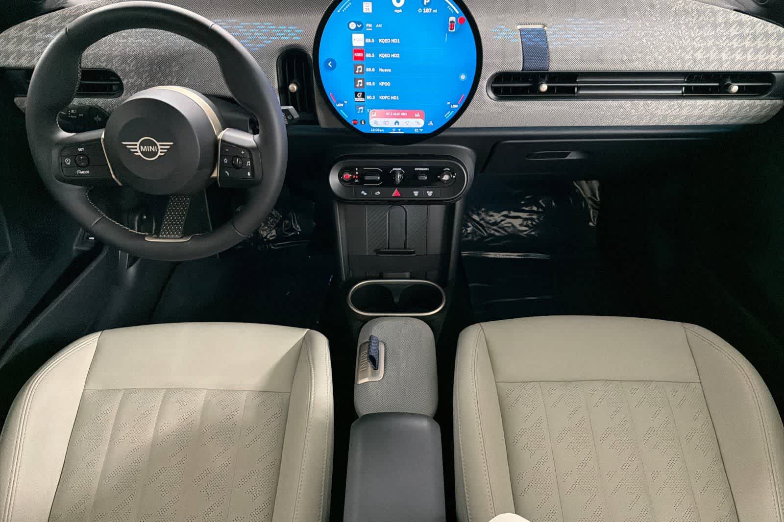 Thumbnail: 2025 MINI Cooper Hardtop - 3