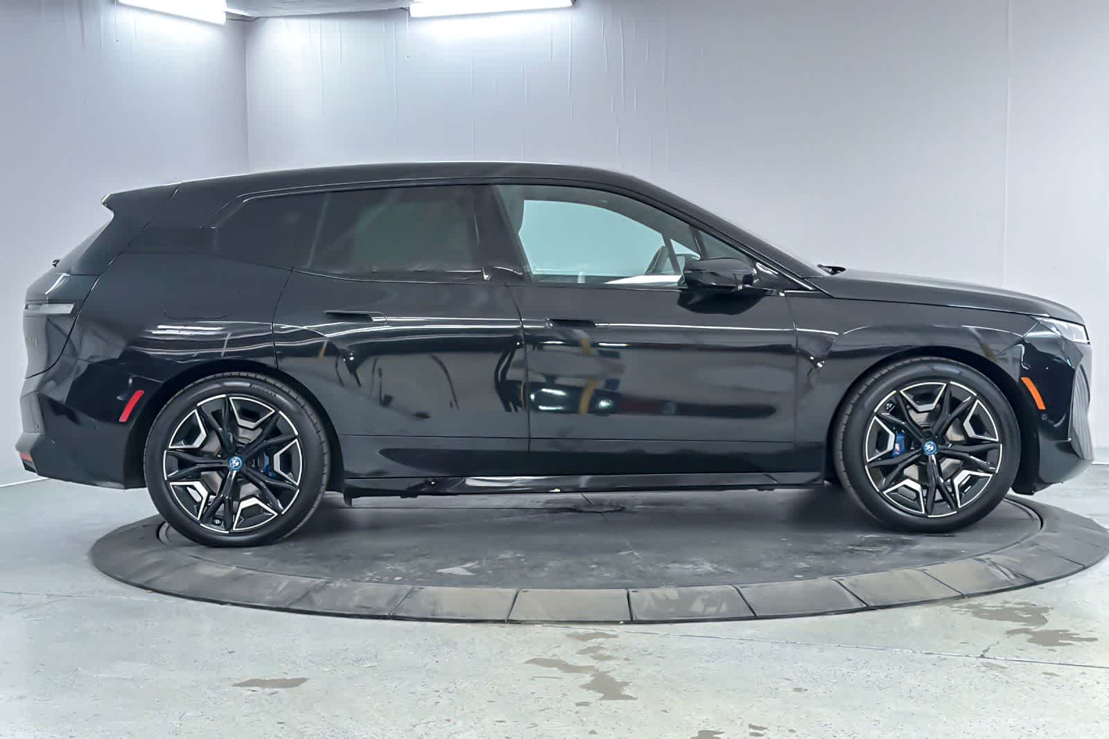 Thumbnail: 2025 BMW iX - 8